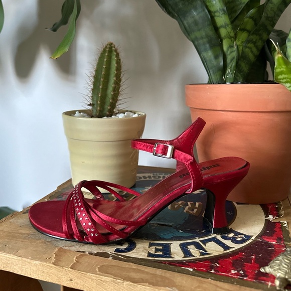 Red 90s Vintage Strappy Satin Kitten Heel - Picture 5 of 5